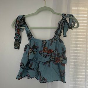 sky and sparrow flowy cropped floral tank - size small